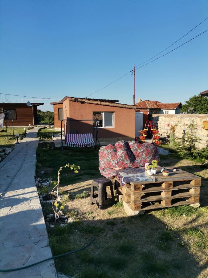 Бунгало Парк Summer Life Hotel Tyulenovo Buitenkant foto